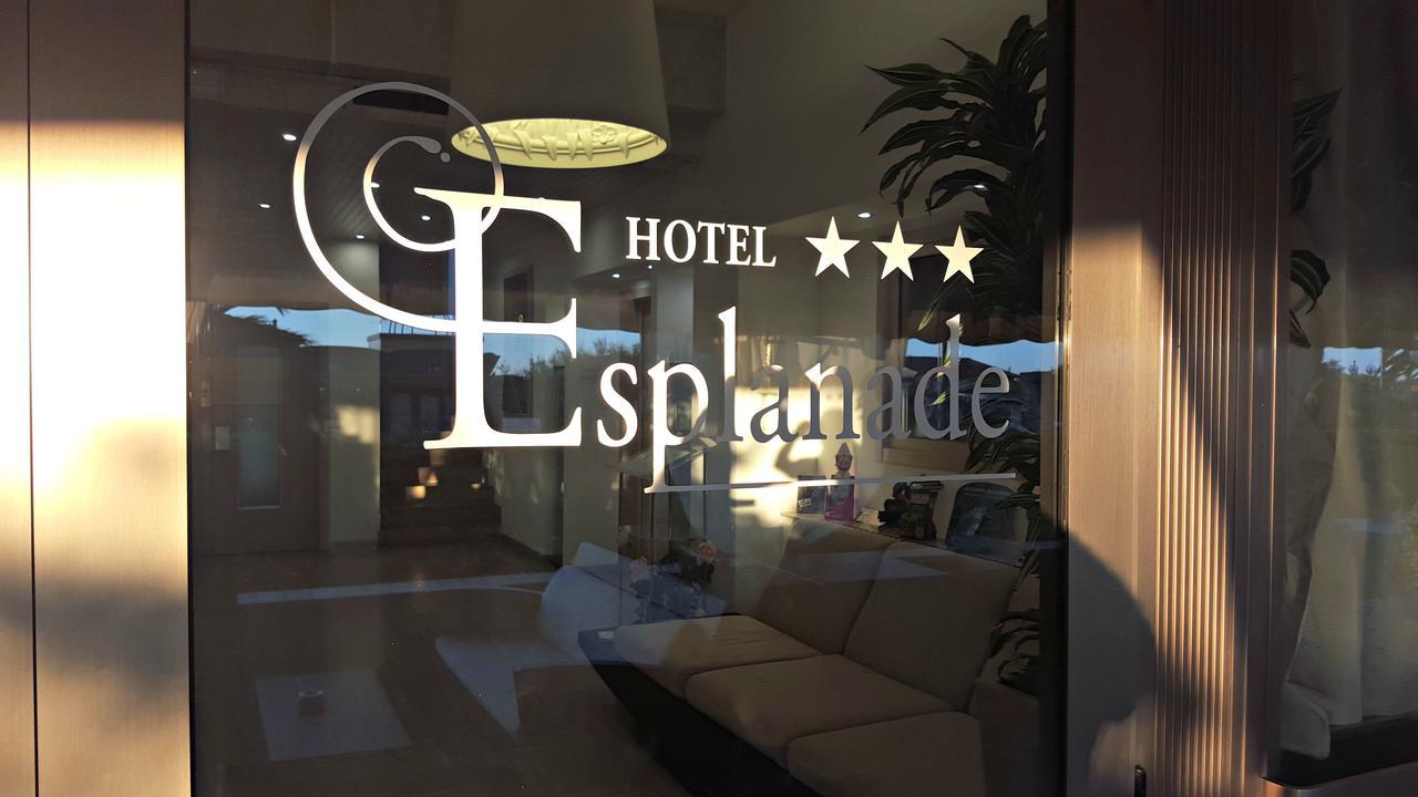 מרינה די פיאטרסנטה Hotel Esplanade מראה חיצוני תמונה
