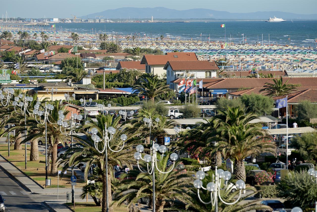 מרינה די פיאטרסנטה Hotel Esplanade מראה חיצוני תמונה